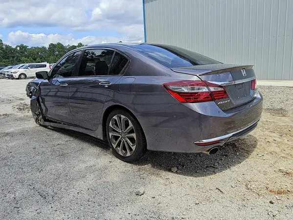 1HGCR2F55HA163610 2017 HONDA ACCORD - Image 2