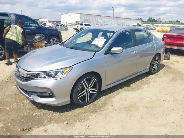1HGCR2F55HA165650 2017 HONDA ACCORD - Image 2