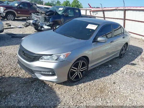 1HGCR2F55HA165678 2017 HONDA ACCORD - Image 2