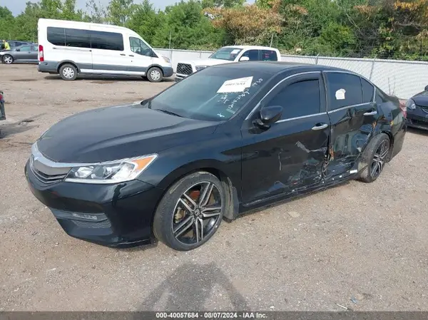 1HGCR2F55HA201935 2017 HONDA ACCORD - Image 2