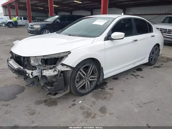 1HGCR2F55HA206634 2017 HONDA ACCORD - Image 2