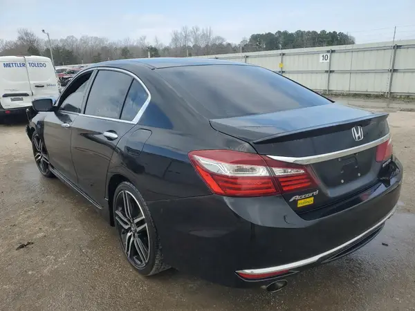 1HGCR2F55HA216838 2017 HONDA ACCORD - Image 2
