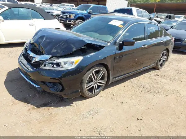 1HGCR2F55HA255767 2017 HONDA ACCORD - Image 2