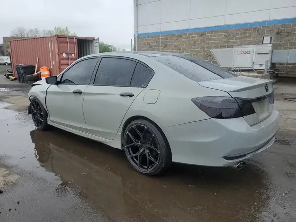 1HGCR2F55HA264694 2017 HONDA ACCORD - Image 2