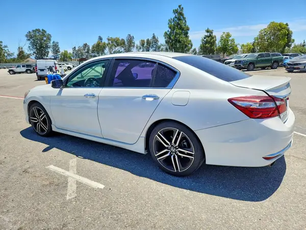 1HGCR2F55HA284220 2017 HONDA ACCORD - Image 2
