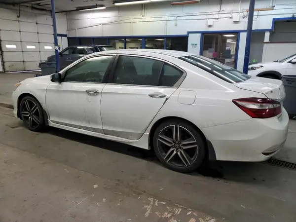 1HGCR2F55HA288879 2017 HONDA ACCORD - Image 2