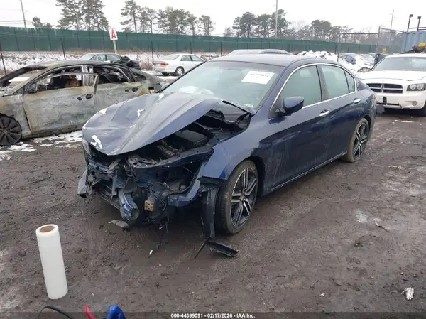 1HGCR2F55HA302456 2017 HONDA ACCORD - Image 2