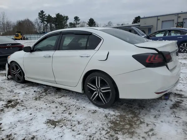 1HGCR2F55HA302795 2017 HONDA ACCORD - Image 2