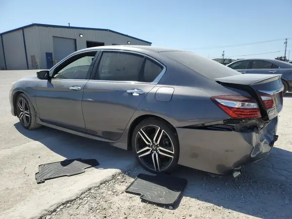 1HGCR2F55HA303509 2017 HONDA ACCORD - Image 2