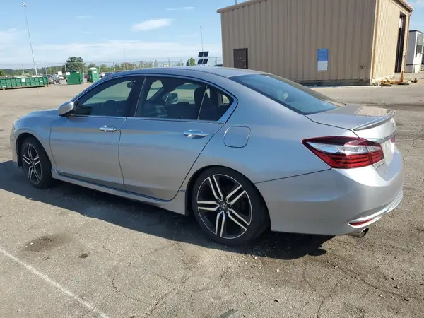 1HGCR2F55HA304059 2017 HONDA ACCORD - Image 2