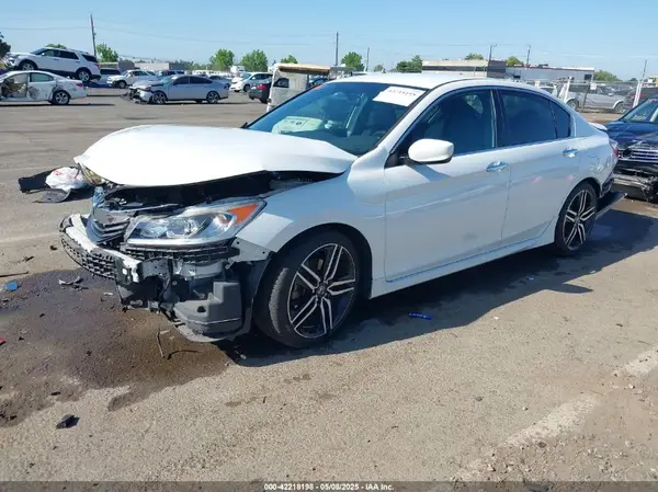 1HGCR2F55HA304899 2017 HONDA ACCORD - Image 2