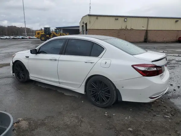 1HGCR2F56HA007799 2017 HONDA ACCORD - Image 2