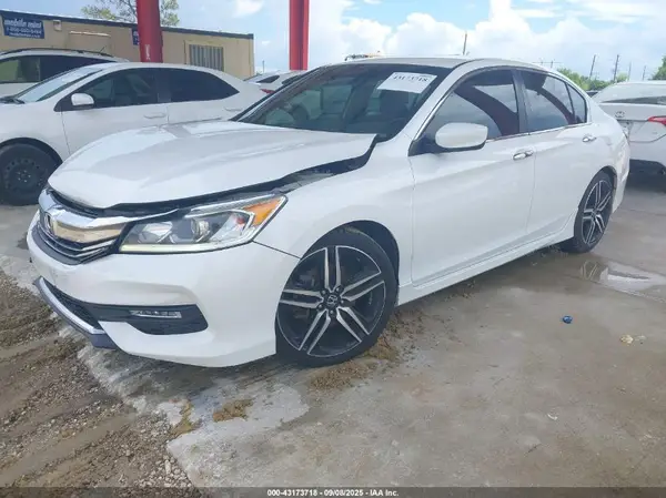 1HGCR2F56HA008693 2017 HONDA ACCORD - Image 2