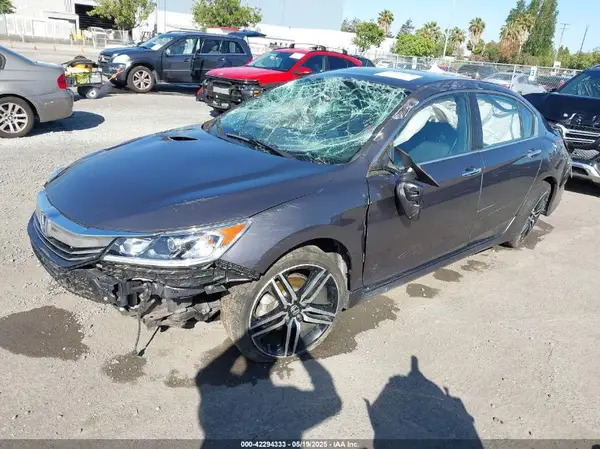 1HGCR2F56HA010816 2017 HONDA ACCORD - Image 2