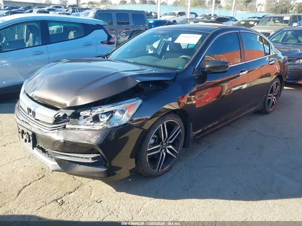 1HGCR2F56HA018110 2017 HONDA ACCORD - Image 2