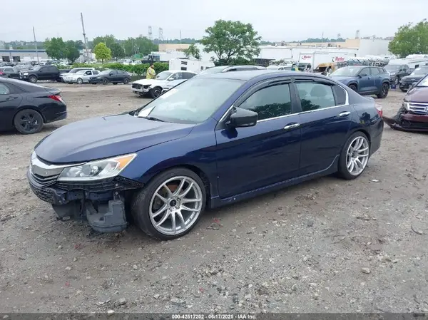 1HGCR2F56HA031777 2017 HONDA ACCORD - Image 2