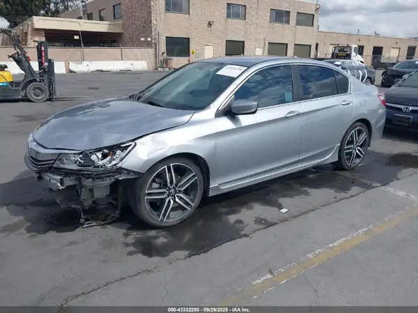 1HGCR2F56HA043783 2017 HONDA ACCORD - Image 2