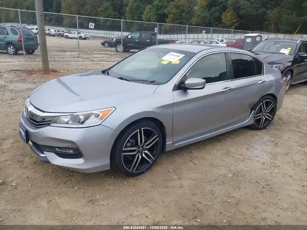 1HGCR2F56HA096189 2017 HONDA ACCORD - Image 2