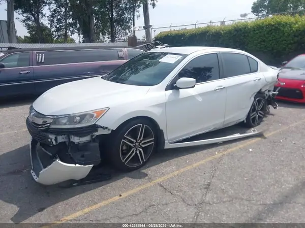 1HGCR2F56HA096256 2017 HONDA ACCORD - Image 2