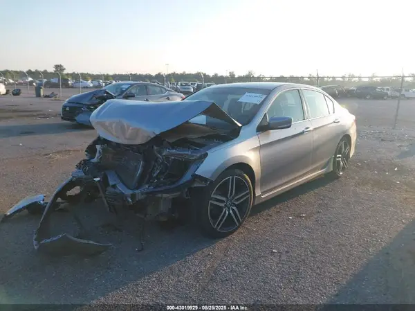 1HGCR2F56HA113878 2017 HONDA ACCORD - Image 2