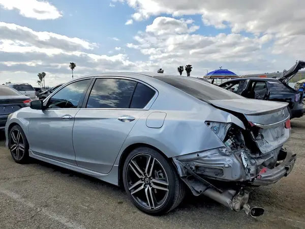 1HGCR2F56HA124928 2017 HONDA ACCORD - Image 2