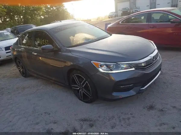 1HGCR2F56HA133824 2017 HONDA ACCORD - Image 1