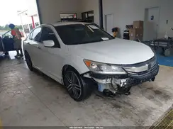 1HGCR2F56HA143320 2017 HONDA ACCORD