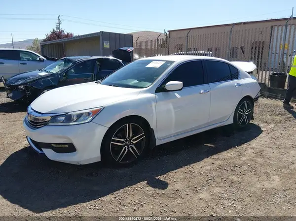 1HGCR2F56HA279852 2017 HONDA ACCORD - Image 2