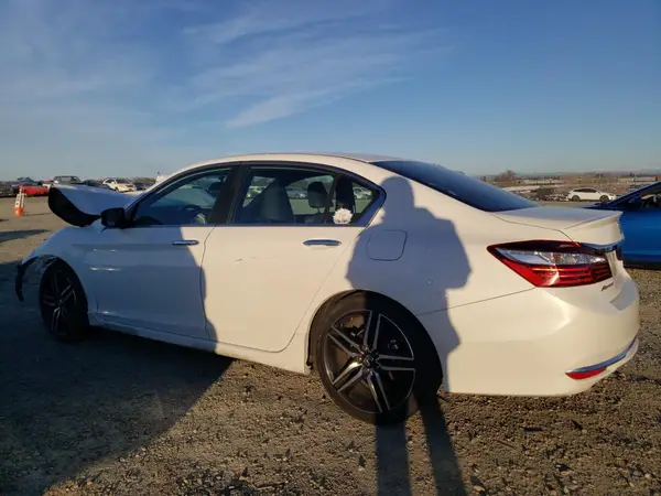 1HGCR2F56HA284212 2017 HONDA ACCORD - Image 2