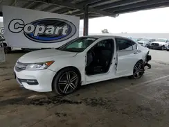 1HGCR2F56HA285635 2017 HONDA ACCORD