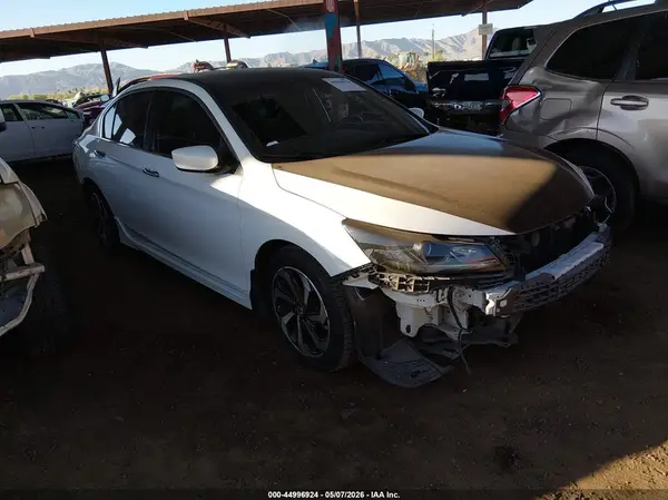 1HGCR2F56HA300120 2017 HONDA ACCORD - Image 1