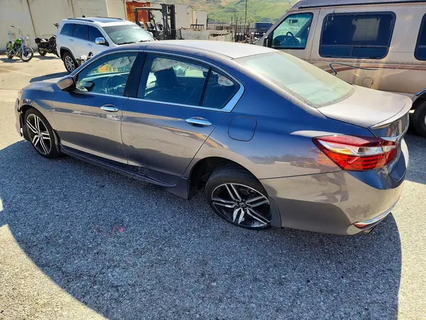 1HGCR2F57GA138531 2016 HONDA ACCORD - Image 2