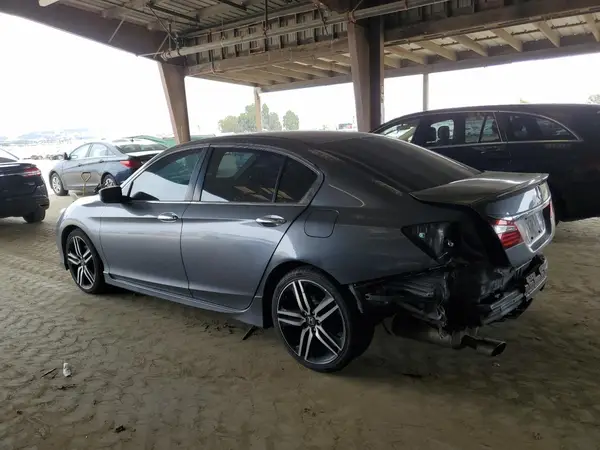 1HGCR2F57HA000831 2017 HONDA ACCORD - Image 2