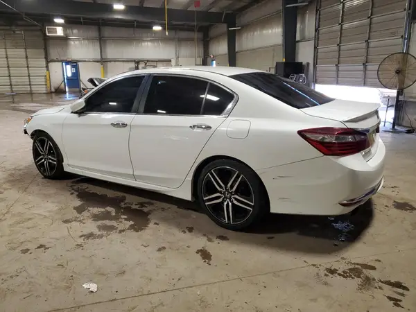 1HGCR2F57HA021307 2017 HONDA ACCORD - Image 2