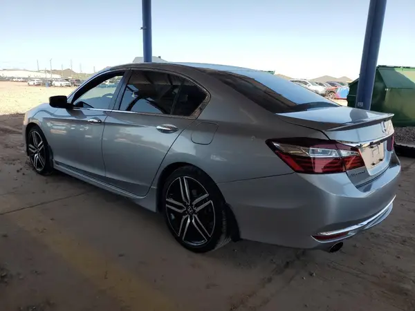1HGCR2F57HA046675 2017 HONDA ACCORD - Image 2