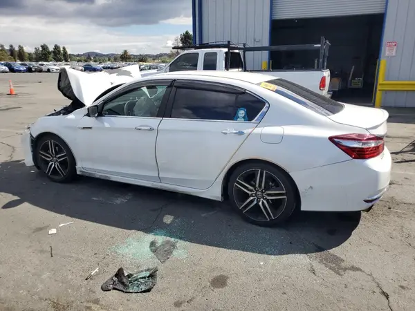 1HGCR2F57HA053027 2017 HONDA ACCORD - Image 2