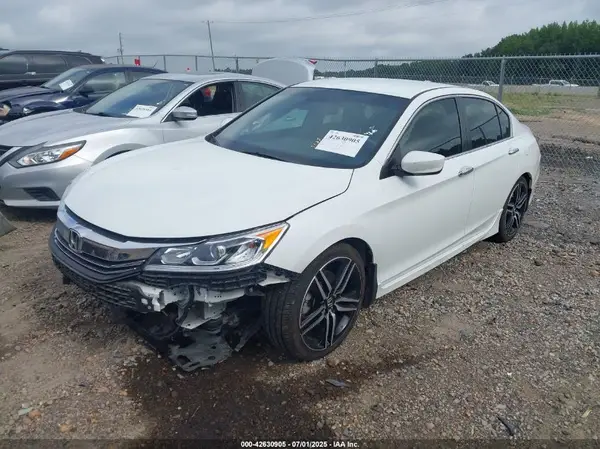 1HGCR2F57HA056770 2017 HONDA ACCORD - Image 2