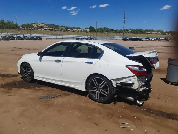 1HGCR2F57HA059233 2017 HONDA ACCORD - Image 2