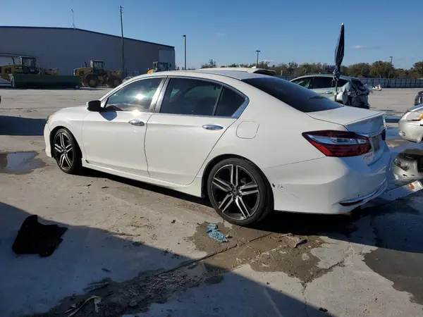 1HGCR2F57HA063797 2017 HONDA ACCORD - Image 2