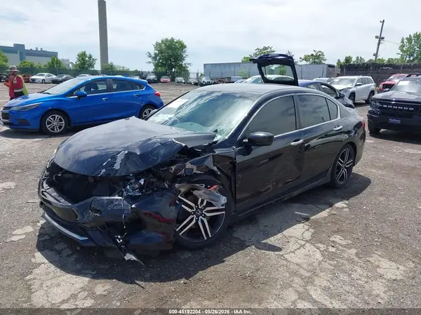 1HGCR2F57HA072368 2017 HONDA ACCORD - Image 2