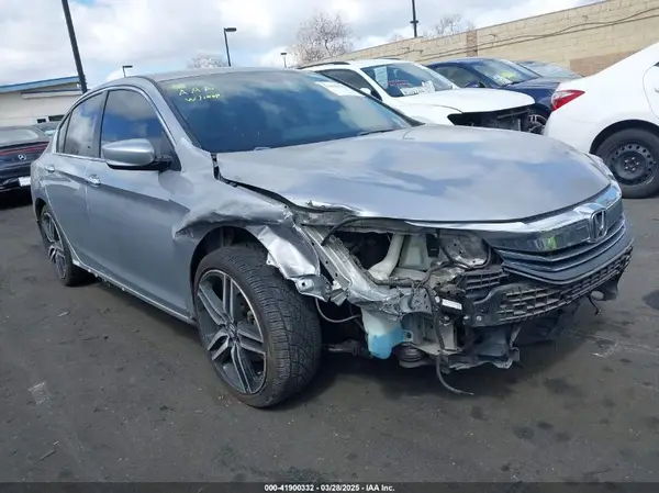 1HGCR2F57HA082818 2017 HONDA ACCORD - Image 1