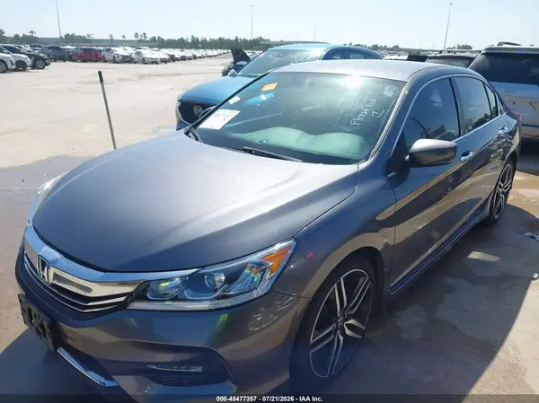 1HGCR2F57HA099697 2017 HONDA ACCORD - Image 2