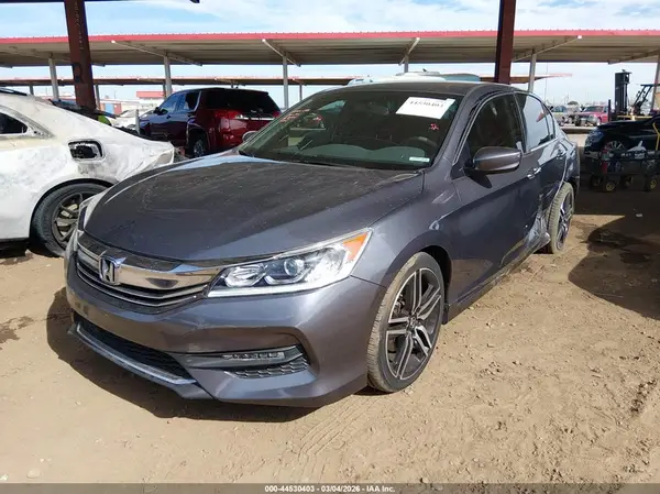 1HGCR2F57HA104087 2017 HONDA ACCORD - Image 2