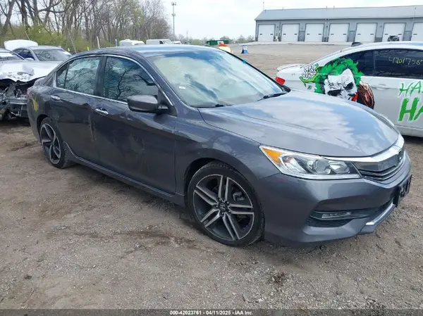 1HGCR2F57HA121858 2017 HONDA ACCORD - Image 1