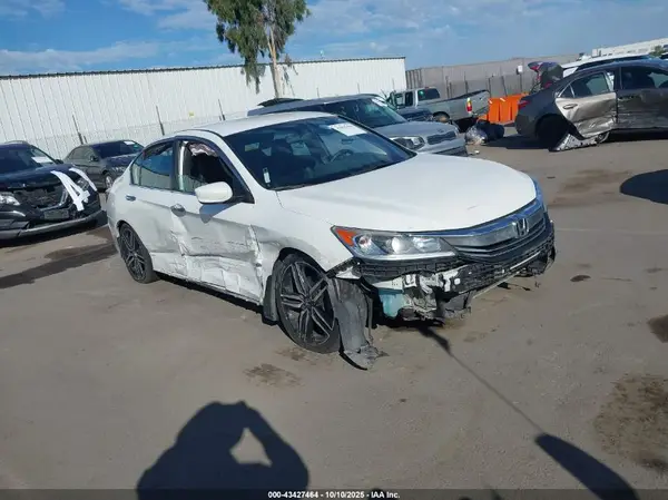 1HGCR2F57HA124047 2017 HONDA ACCORD - Image 1
