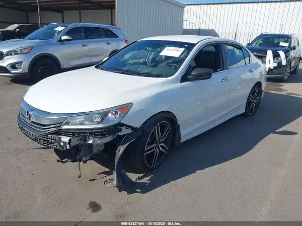 1HGCR2F57HA124047 2017 HONDA ACCORD - Image 2