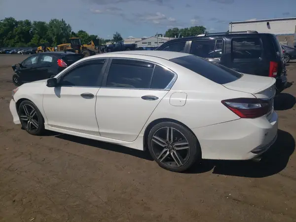 1HGCR2F57HA124064 2017 HONDA ACCORD - Image 2