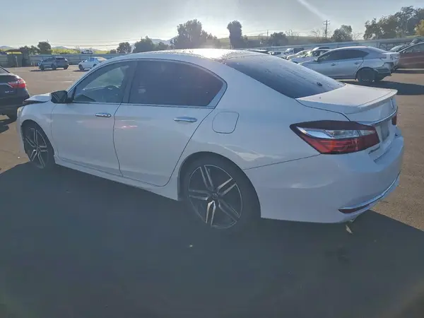 1HGCR2F57HA129202 2017 HONDA ACCORD - Image 2