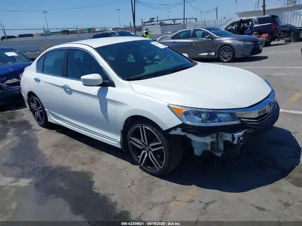 1HGCR2F57HA176102 2017 HONDA ACCORD - Image 1
