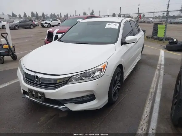 1HGCR2F57HA182403 2017 HONDA ACCORD - Image 2